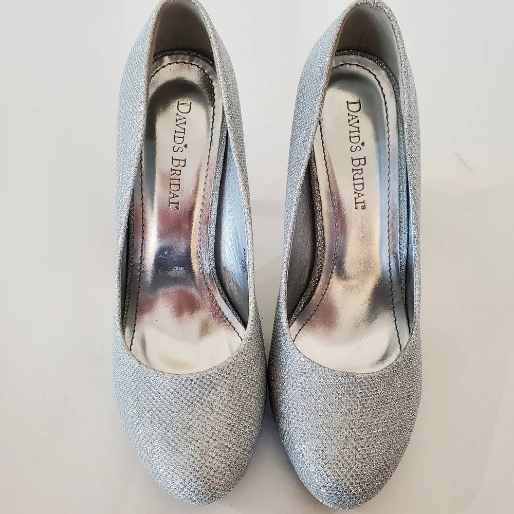 Sparkly Silver 8 Slip On Pump Michaelangelo 3.5" Heel David's Bridal AROBIN23 - Picture 5 of 16